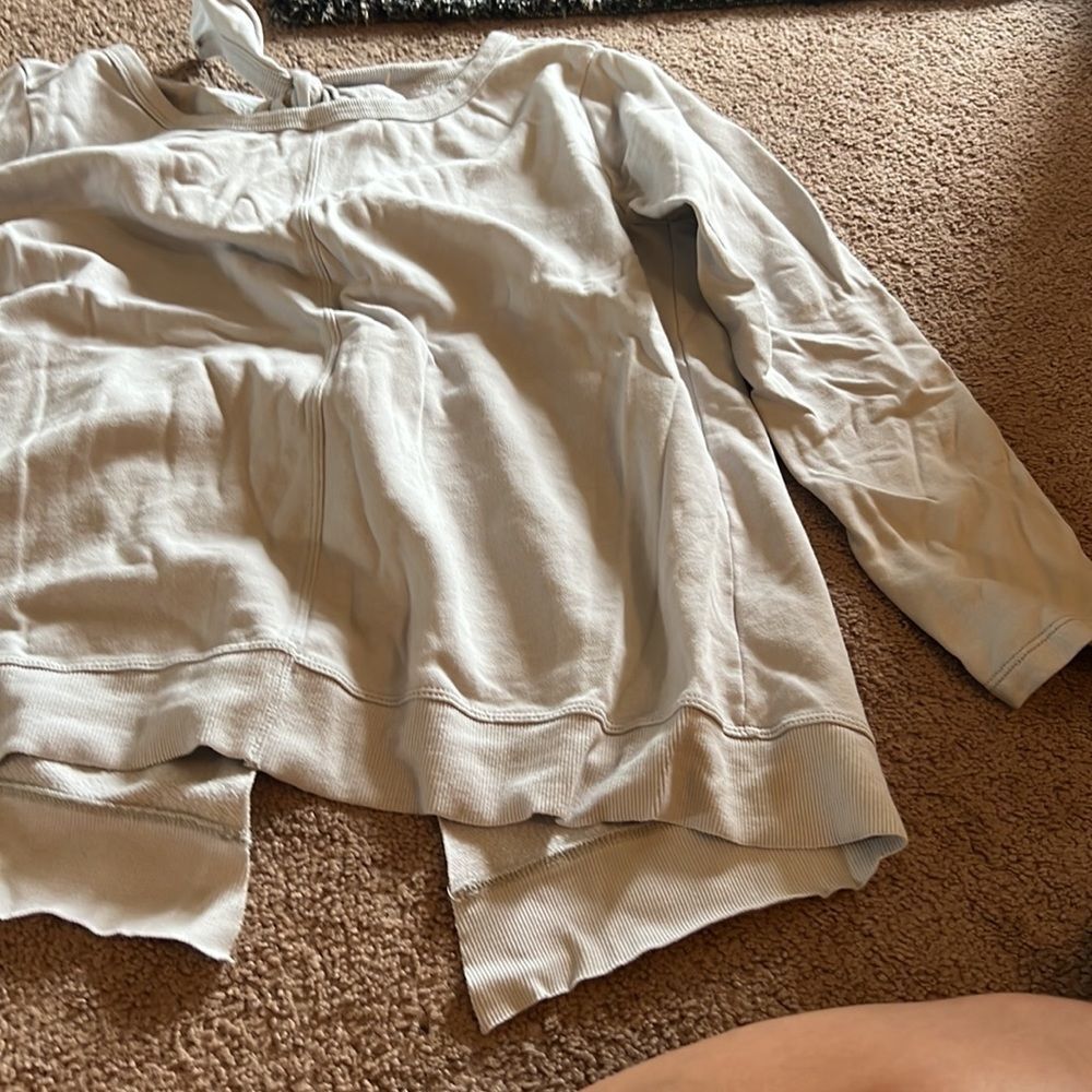 Dylan medium‎ open back swester - Picture 3 of 6